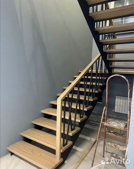 Металлическая лестница