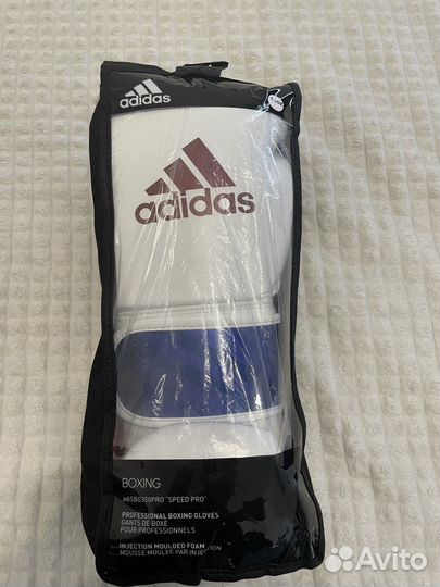 Боксерские перчатки adidas