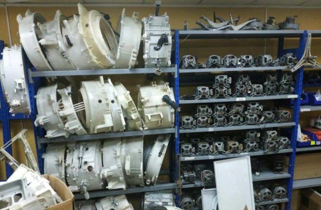 Запчасти для стиральных машин в уфе. Магазин запчастей для стиральных машин. Запчасти б у стиральных машин. Запчасти стиральной машинки склад. Склад запчастей по стиральным машинкам
