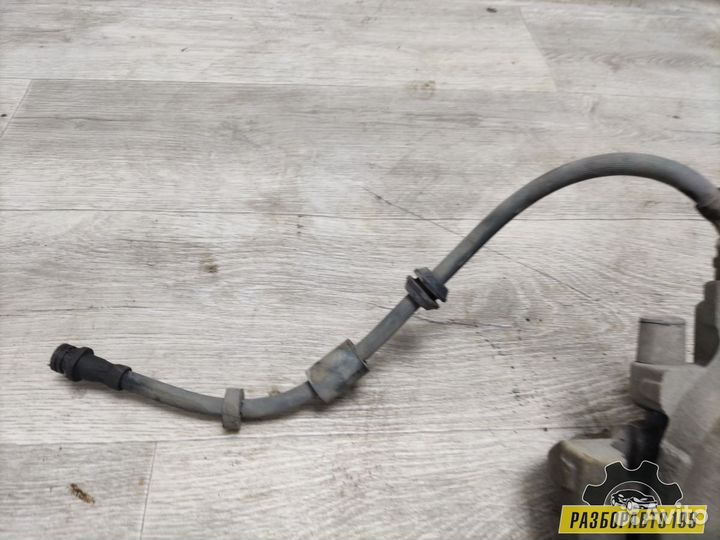 Суппорт тормозной передний правый Ford Focus II 2