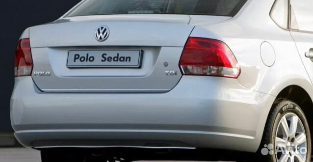 Бампер задний белый на Volkswagen Polo V 2012