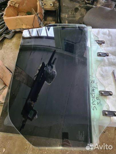 Стекло двери Kia Sportage 2009