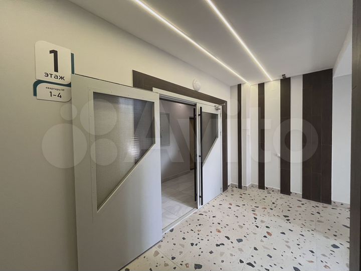 2-к. квартира, 64,1 м², 1/8 эт.