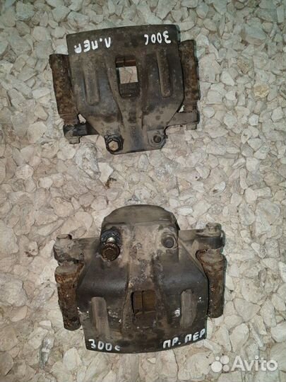 Суппорт Крайслер 300C