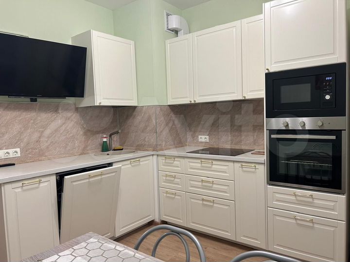 2-к. квартира, 54 м², 11/18 эт.