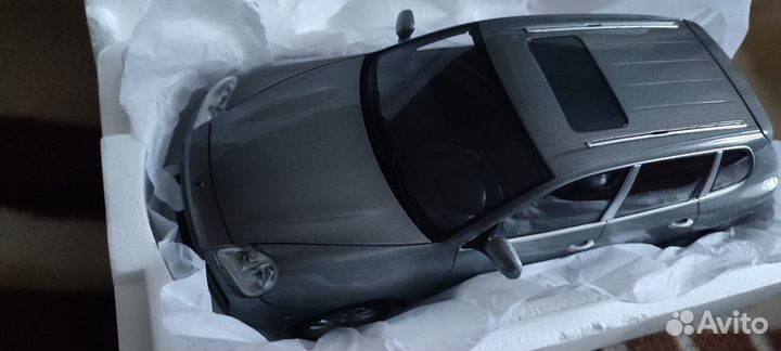 Porsche Cayenne Turbo, 1:18 autoart