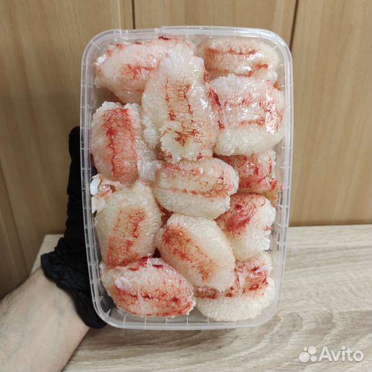 Роза Кулак Колено