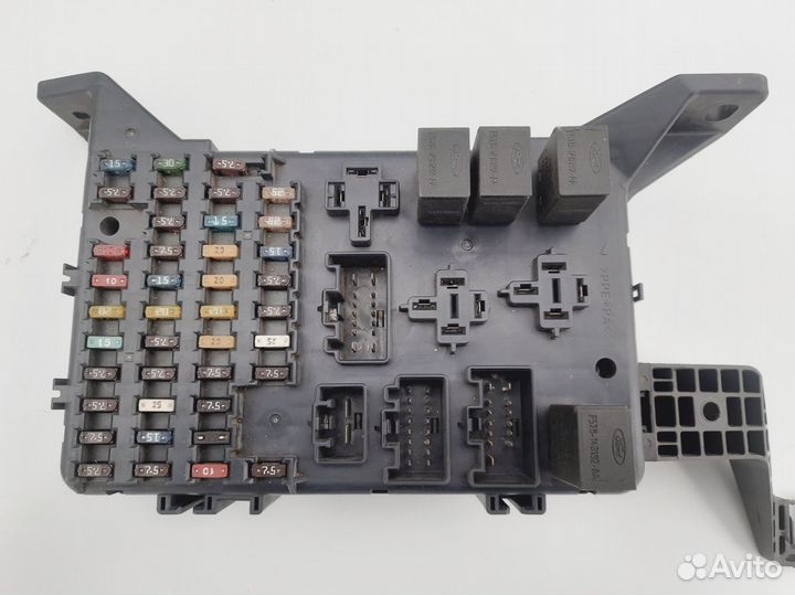 Блок предохранителей Ford Mondeo 3