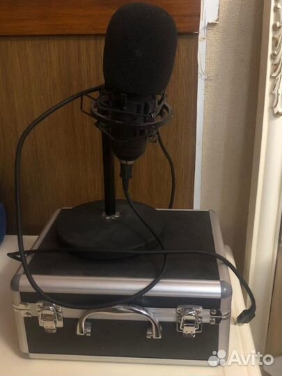 Микрофон Trust GXT 252 Emita