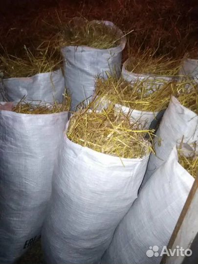 Солома в мешках