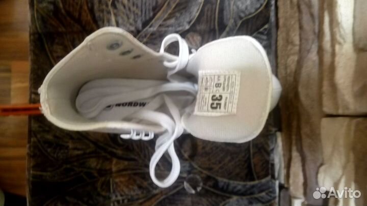 Коньки для девочки рразмер 35