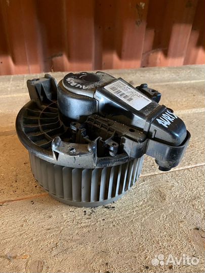 Моторчик печки Toyota Auris Rav 4 2727008103