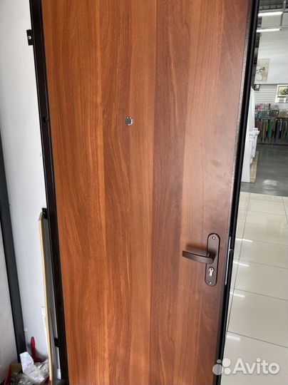 Дверь входная