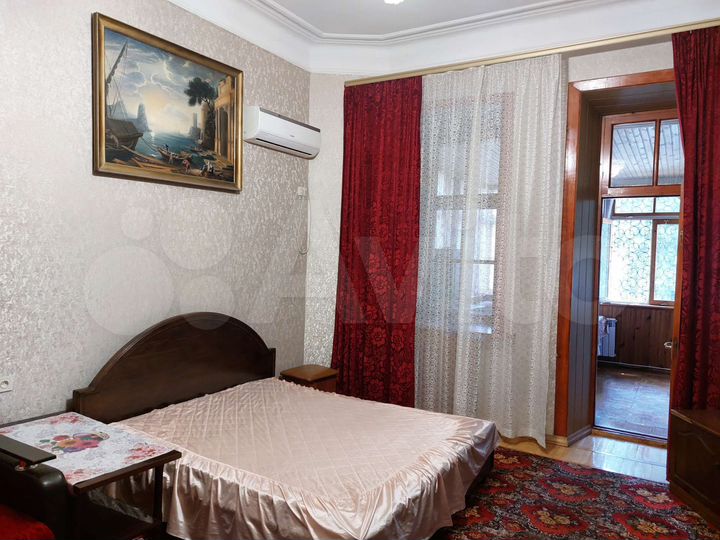 2-к. квартира, 74 м², 1/2 эт.