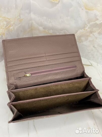 Элегантный женский кошелек
