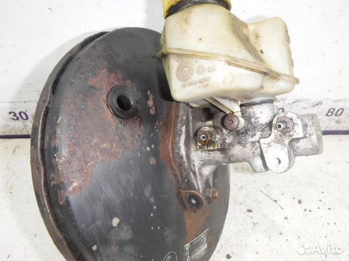 Вакуумный усилитель тормозов VW Golf III