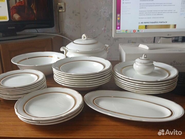 Набор столов ой посуды