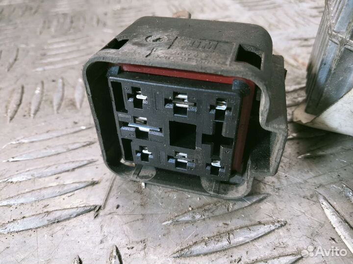 Реле свечей накала Opel Astra H