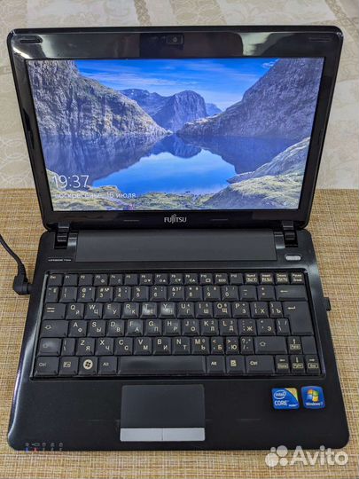 Ноутбук Fujitsu Lifebook PH530