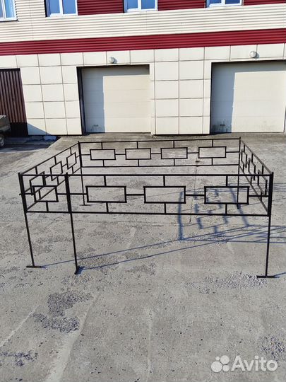 Оградка металлическая