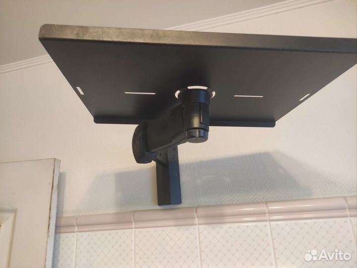 Подставка на кронштейне