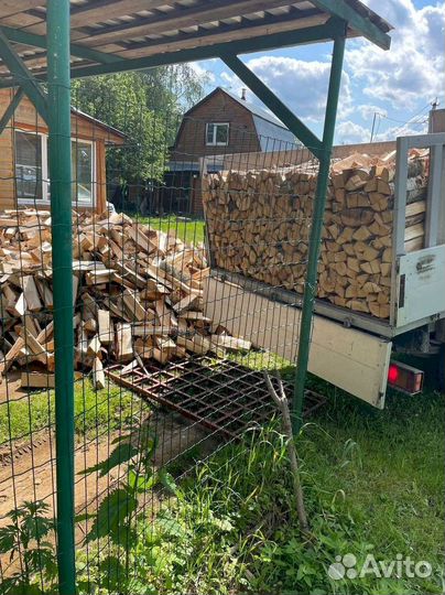 Дрова колотые. Машина дров