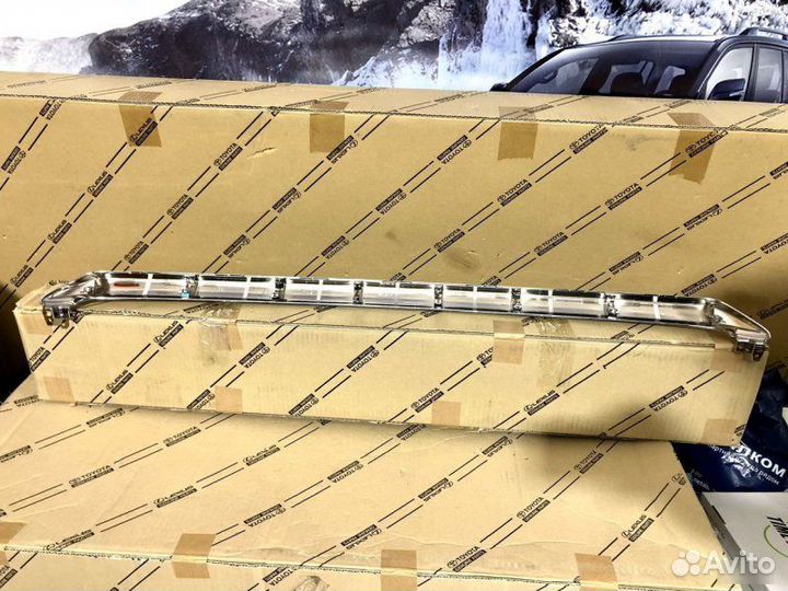 Хром решетки радиатора Lexus Rx 4