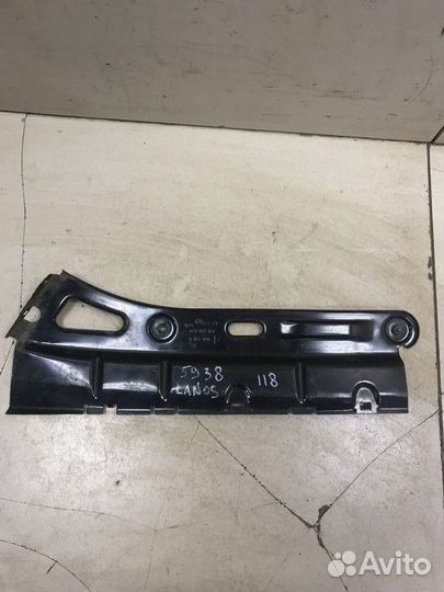 Кронштейн заднего бампера правый Skoda Octavia