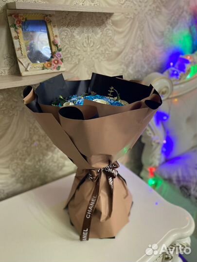 Букет из атласных роз