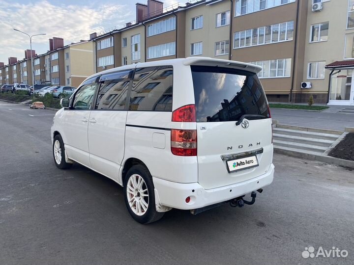 Toyota Noah 2.0 AT, 2002, 336 423 км