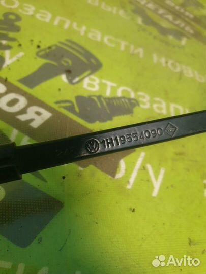 Поводок стеклоочистителя левый Volkswagen Golf 3