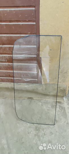 Стекла для спецтехники в наличии и под заказ