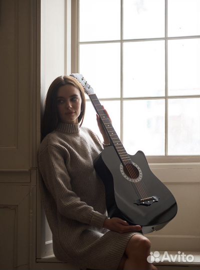 Акустическая гитара