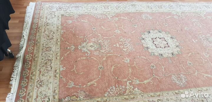 Ковёр шёлковый