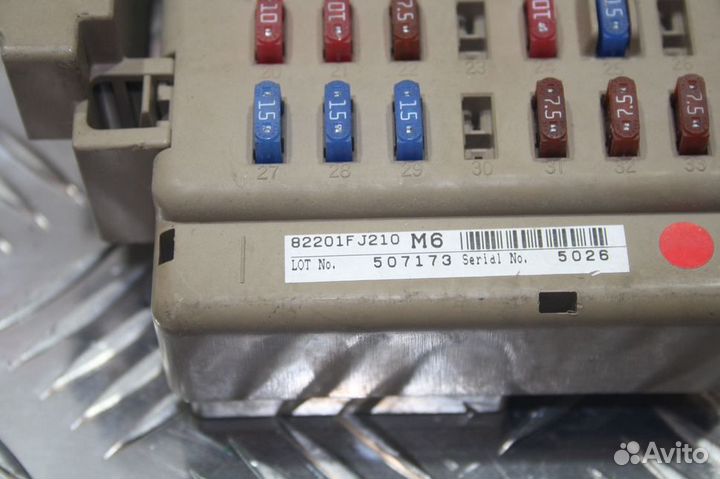 Блок предохранителей салон Subaru Forester SJ S13