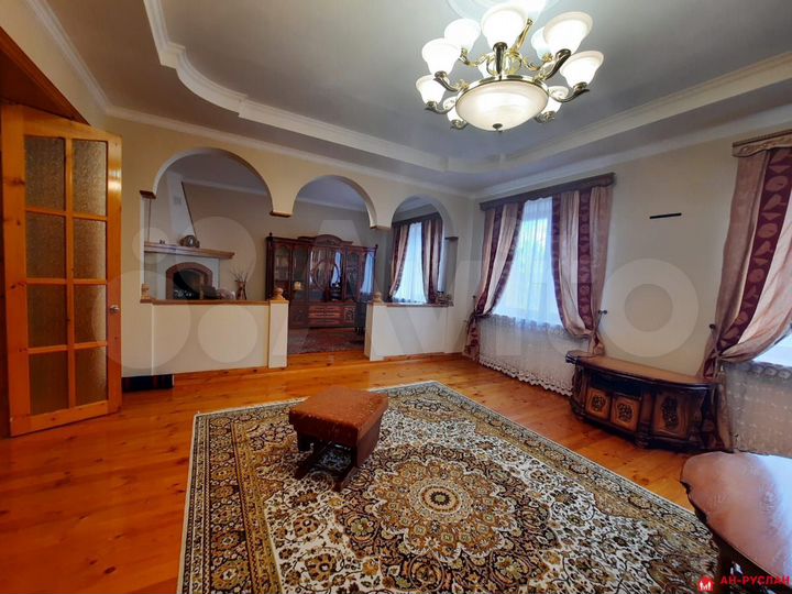 Дом 460 м² на участке 50 сот.