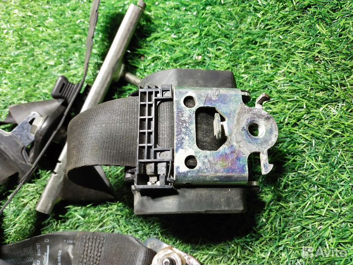 Ремень безопасности передний правый Renault Logan