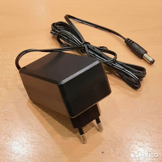 Зарядное устройство для 10В шуруповертов Интерскол