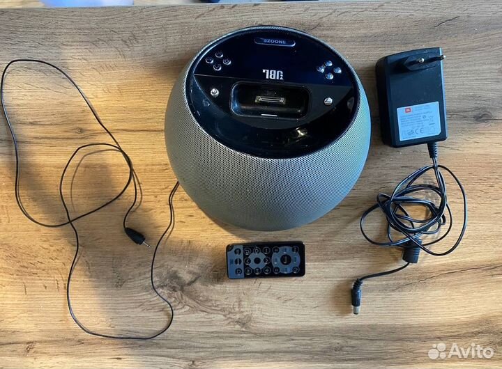 Док-станция JBL для iPhone 4