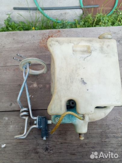 Бачок омывателя Мерседес W210