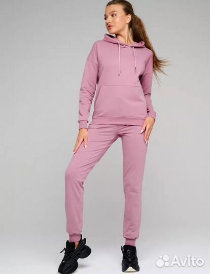 Спортивный костюм женский