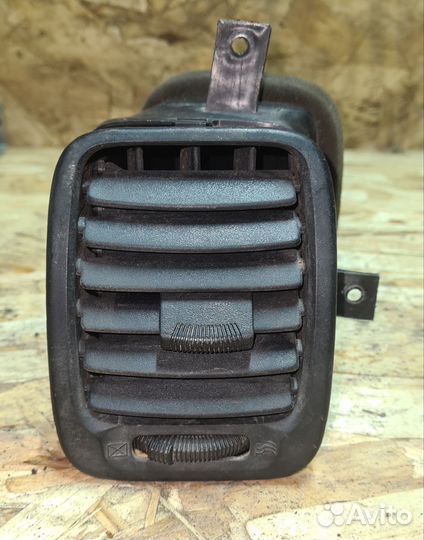 Дефлектор левый Hyundai Sonata 4 EF