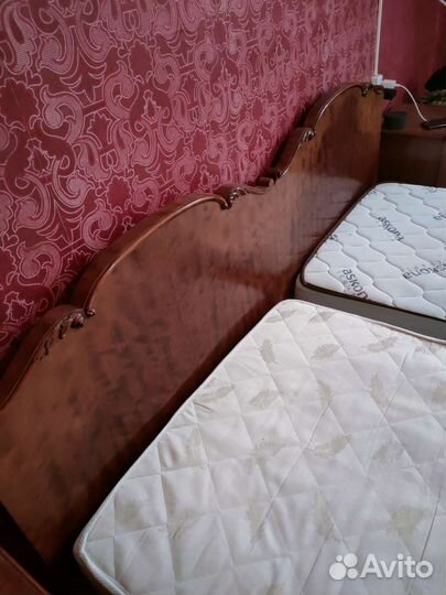 Антикварный спальный гарнитур