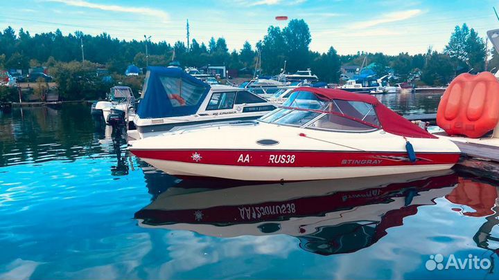 Американский катер Stingray 200cs