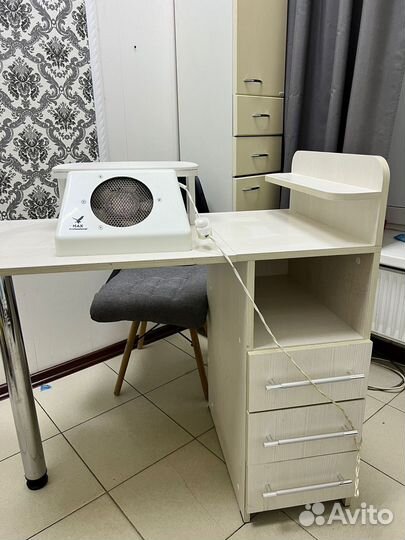 Маникюрный стол складной с вытяжкой