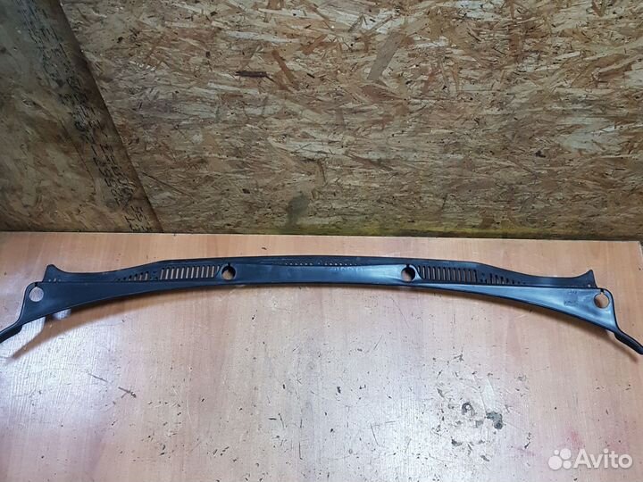 Водоотводящий щиток (жабо) VW caddy/touran 04-19г