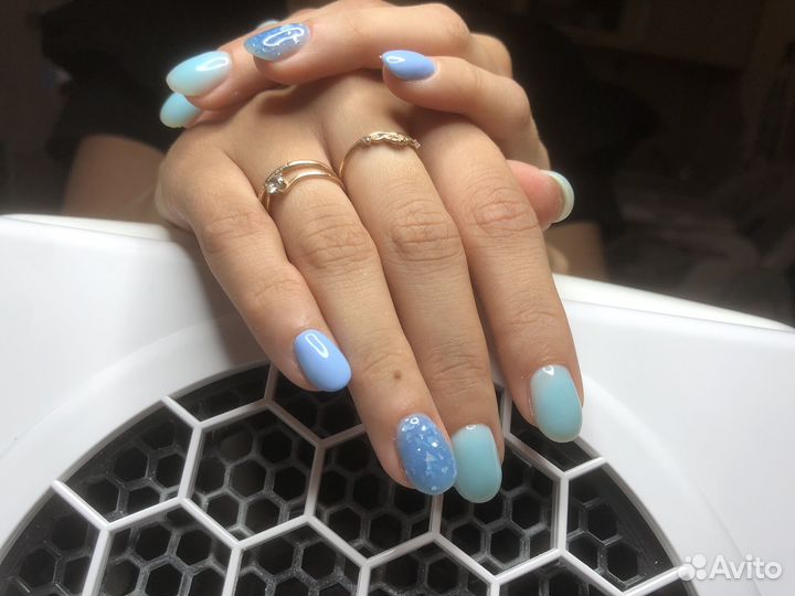 Модель на маникюр