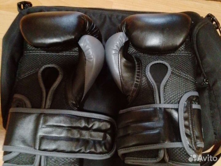 Боксерские перчатки everlast 14 унц