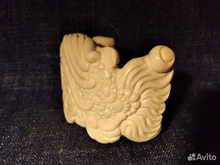 Поделка из бивня мамонта 