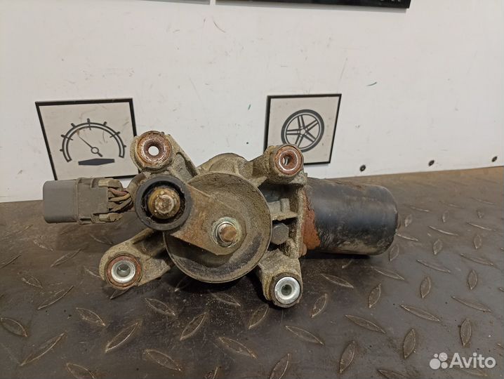 Моторчик стеклоочистителя Nissan Maxima A32